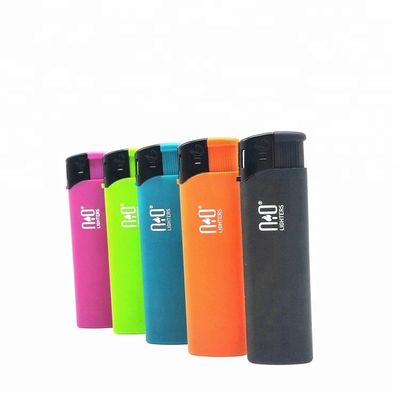Vijf kleuren plastic hervulbare gasverlichting 8.2 * 2.42 * 1.23 cm met materialen uit China