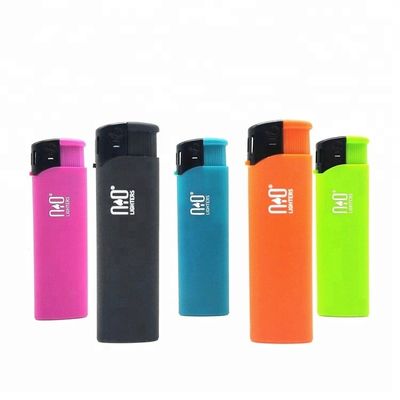 Vijf kleuren plastic hervulbare gasverlichting 8.2 * 2.42 * 1.23 cm met materialen uit China