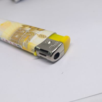 Op maat gemaakte aanvraag ISO9994 Europese markt Plastic aansteker met koel roken elektronische