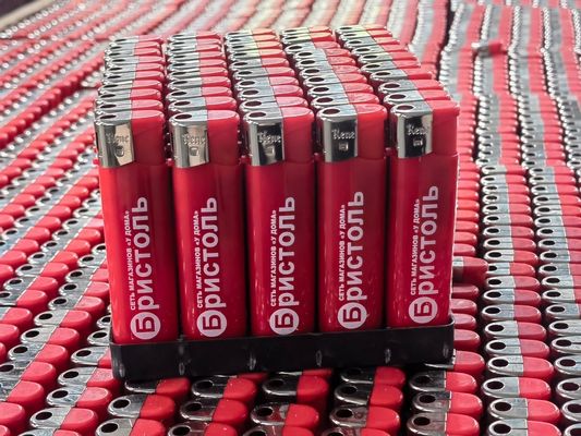 Zwarte rubberkleur plastic elektronische aansteker voor een slanke vormgeving