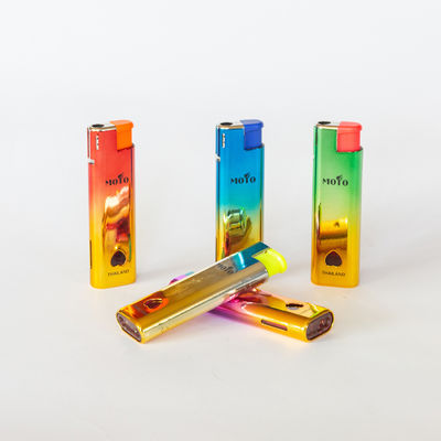 Modieus ontwerp Dy-F018 Winddicht Plastic Gas Lighter met aanpassingsmogelijkheid